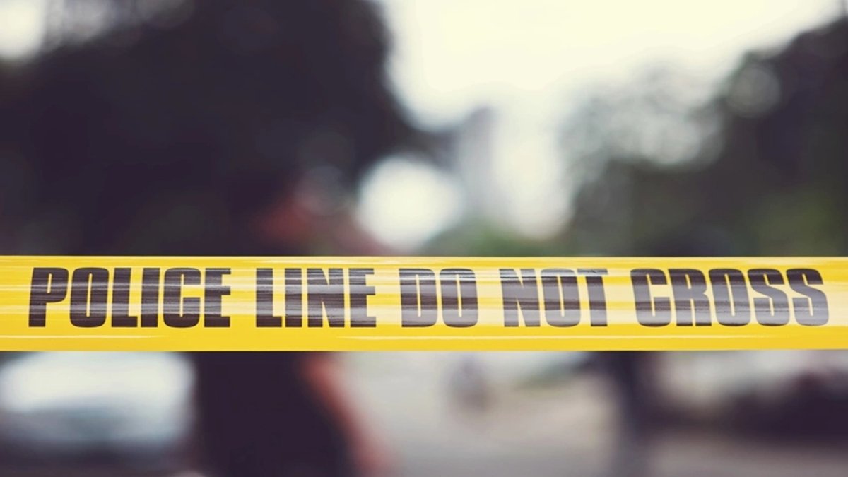 Tumbler Ridge Secondary School após o ataque em escola no Canadá em 2026