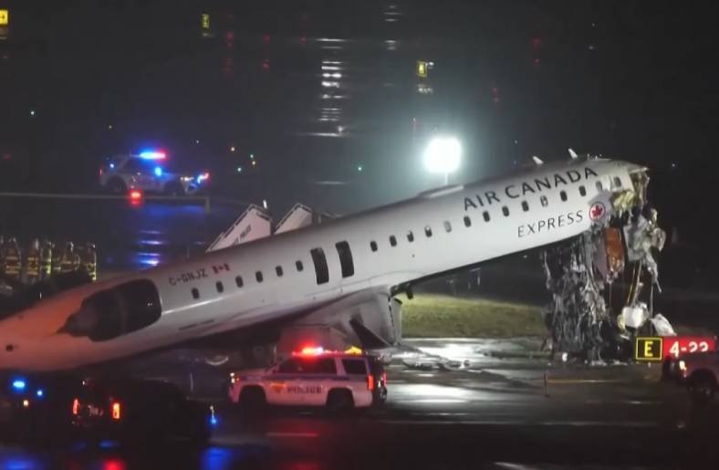 Tragédia no céu: um acidente aéreo em Nova York que choca o mundo 1 Pilotos morrem após