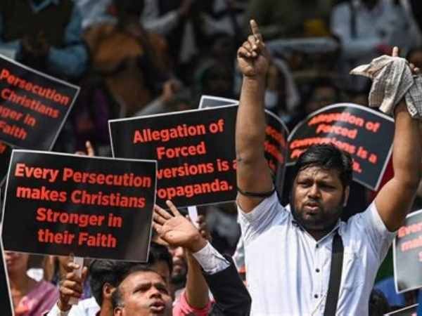 Milhares de cristãos em Raipur protestam contra nova lei que restringe a liberdade religiosa 1 Christians in India