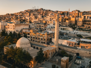 A Estrutura Oculta da Política do Oriente Médio: Perspectivas sobre o Conflito no Irã e suas C…