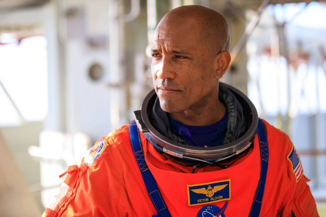 Astronauta Leva Mensagem do Evangelho ao Lado Oculto da Lua durante a Missão Artemis II 1 Astronauta compartilha a