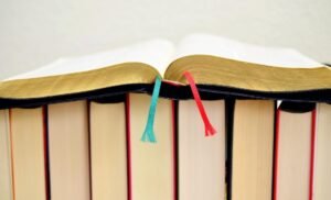 Texas se Prepara para Incluir Leituras Bíblicas nas Escolas: Uma Debatedora Proposta Educacional