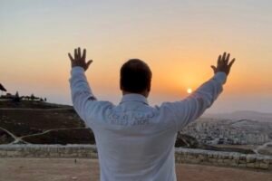 A Intimidade com Deus: O Verdadeiro Poder da Presença, segundo o Pastor Joel Engel