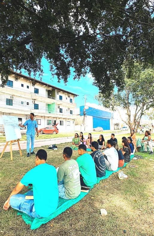 Jovens realizam projeto
