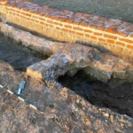Descoberta Arqueológica Revela Antigo Complexo Religioso em Cidade Associada