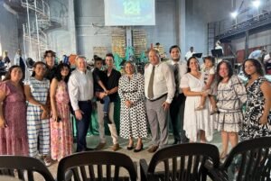 Liberdade Religiosa em Debate: Embaixador dos EUA Celebra Culto Histórico em Cuba