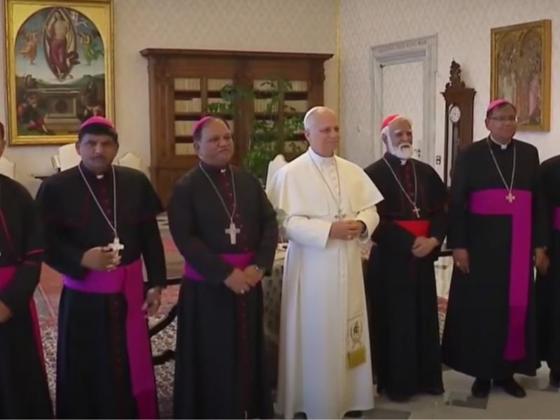 Bishops Pakistani Apresentam Desafios e Convidam o Papa para Visitar o País: Uma Luta por Direit... 1 Bishops Raise Human Rights