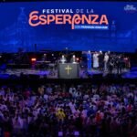 A Esperança que Transforma: A Conversão de um Ateu Durante Pregação de Franklin Graham na…
