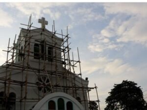 Tensão Religiosa em Central Java: Comunidade Muçulmana Protesta Contra Construção de Igreja