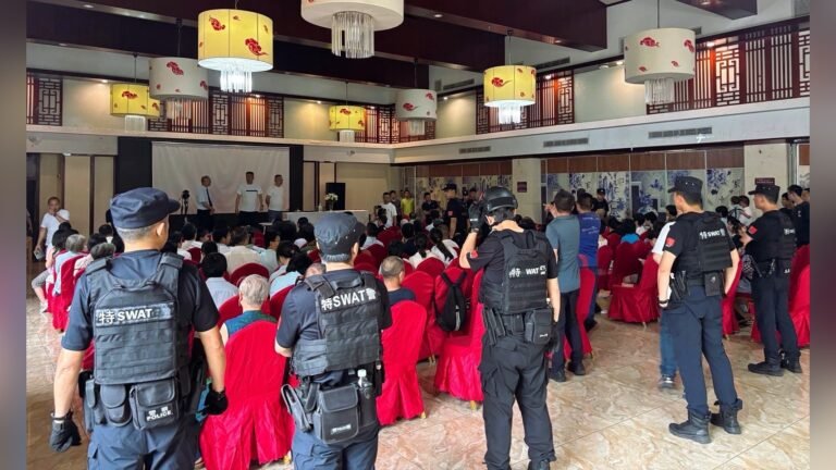 ### Igreja na China: Mais uma Invasão Policial e a Perseverança dos Fiéis 1 Polícia invade culto
