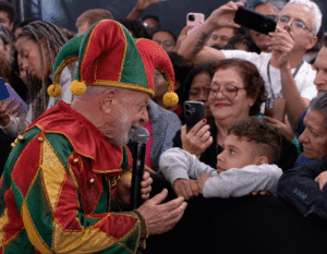 ## Lula: O Bobo da Corte em Tempos de Sérias Preocupações