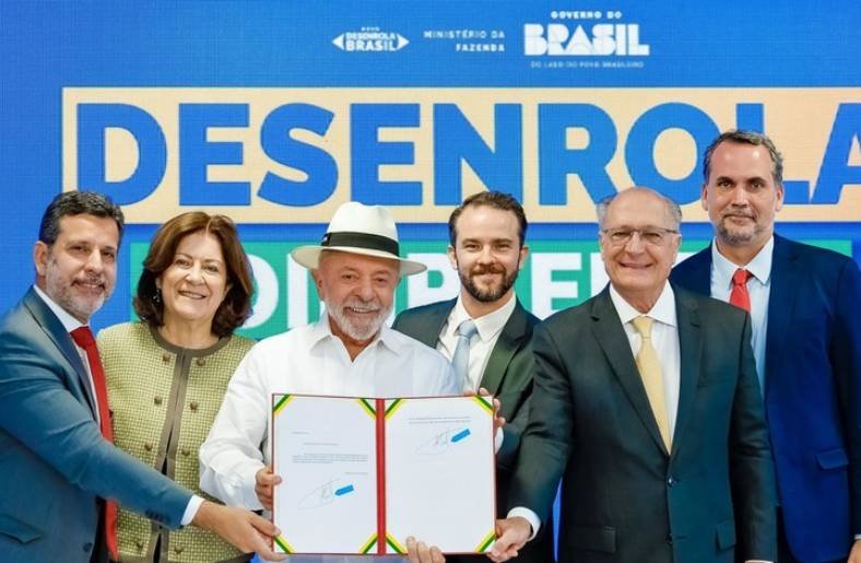 Novo Programa do Governo Facilita Acesso a Crédito para Trabalhadores Informais 1 Desenrola Adimplentes oferece