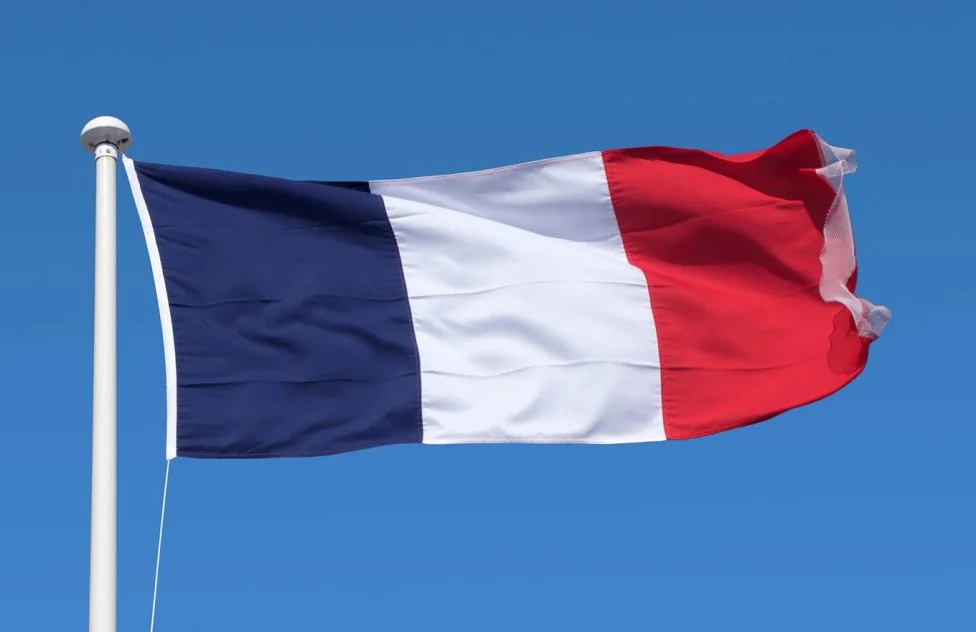 França Aprova Legalização do Suicídio Assistido e Gera Divisão de Opiniões na Sociedade 1 França vota pela