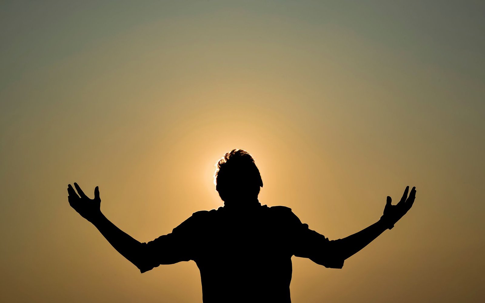 ### Desvendando o Silêncio: Como Ouvir a Voz de Deus em Quatro Passos Fundamentais 1 Como ouvir a