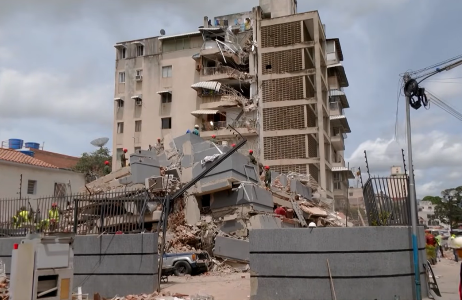 Milagres em meio ao caos: Fiéis sobrevivem a terremoto em culto na Venezuela e veem interven... 1 Fiéis sobrevivem após
