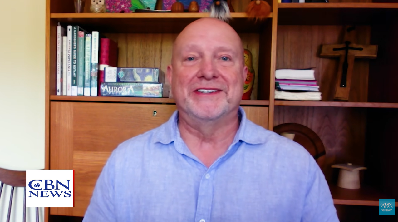 Professor americano escreve Novo Testamento à mão e inspira medit... 1 ‘Em vez de