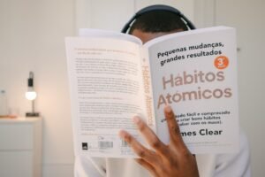 Como Jovens Podem Honrar a Deus nos Estudos Acadêmicos