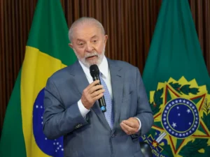 Lula se aproxima dos evangélicos com carta sobre família e trabalho